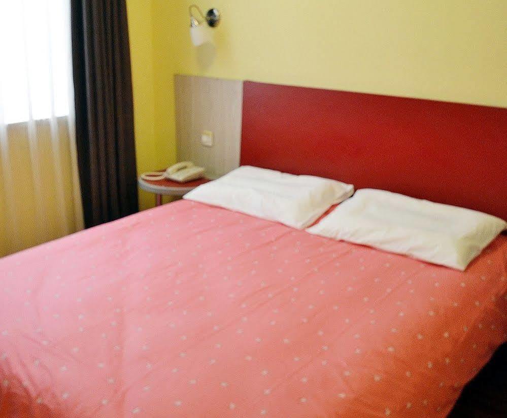 Home Inn Shanghai Century Park Exterior photo