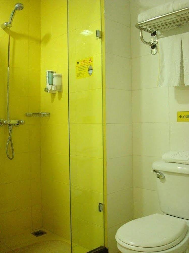 Home Inn Shanghai Century Park Exterior photo